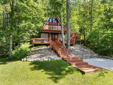 477 CHAMONIX, HARBOR SPRINGS, MI 49740
