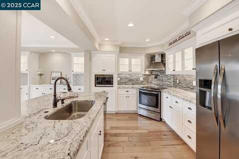 2501 Pine Knoll Dr, Walnut Creek, CA 94595