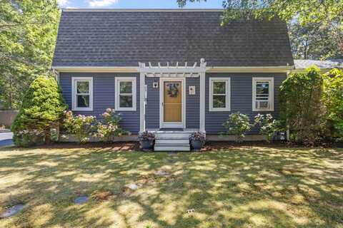 29 Winston Avenue, Buzzards Bay, MA 02532