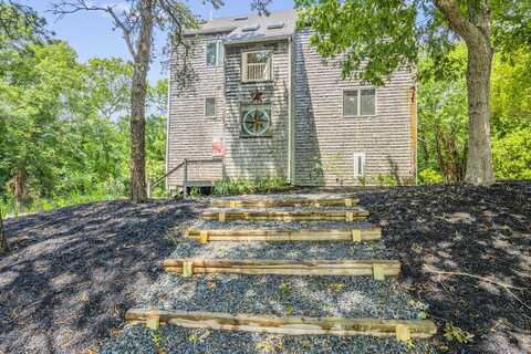35 Burnside Street, Plymouth, MA 02360