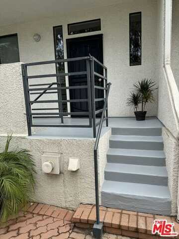 1749 12th St, Santa Monica, CA 90404