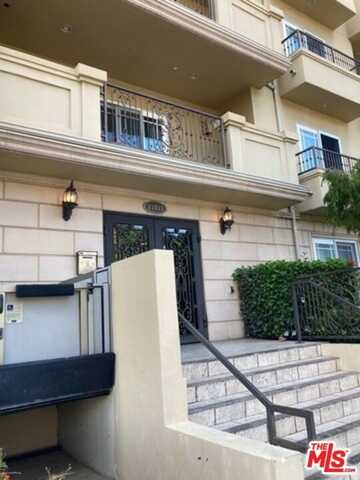 11911 Mayfield Ave, Los Angeles, CA 90049