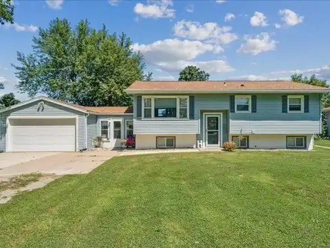 3371 Schmickle Road, Marion, IA 52302
