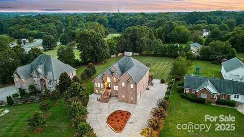 109 Dabbling Duck Circle, Mooresville, NC 28117