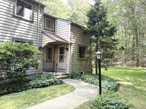 37 Happy Hollow Circle, Stratford, CT 06614
