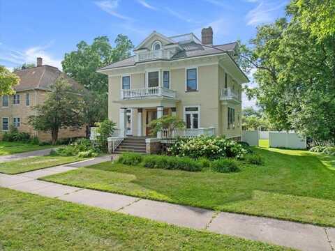 208 S CHERRY AVENUE, Marshfield, WI 54449