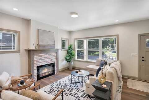 926 40th Place, Des Moines, IA 50312