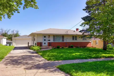 2616 Hull Avenue, Des Moines, IA 50317