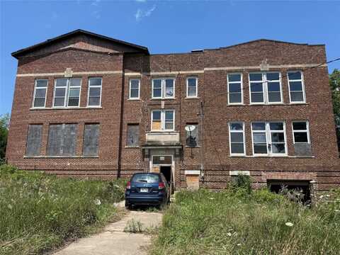 8227 Geneva Street, Indianola, IA 55435
