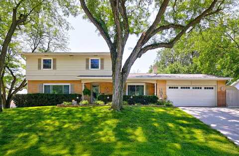 2702 Aurora Avenue, Des Moines, IA 50310