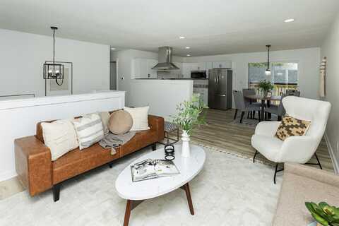 4150 E Garden Avenue, Des Moines, IA 50317