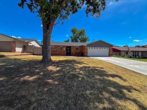 3109 Cheyenne Dr, Woodward, OK 73801