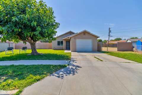 829 Woodward Avenue W, Fresno, CA 93706
