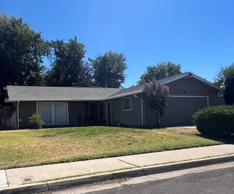 1418 Morris Avenue, Clovis, CA 93611