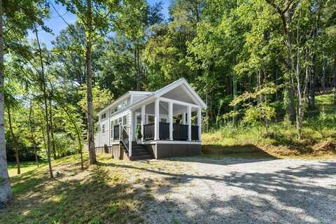 30 Little Village Way, Franklin, NC 28734