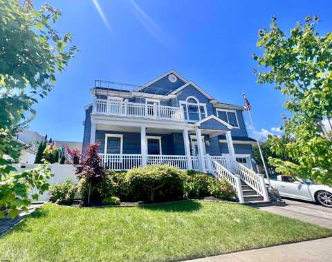 122 N Monroe Ave, Margate City, NJ 08402