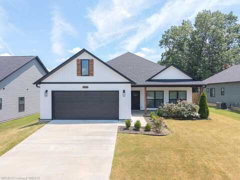 9123 S 30th ST, Fort Smith, AR 72908