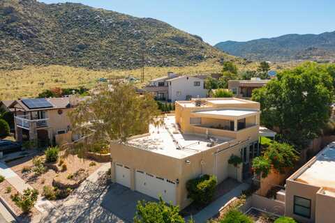 2024 MONTE LARGO Drive NE, Albuquerque, NM 87112