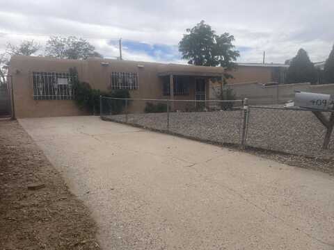 409 MERLIDA Street SW, Albuquerque, NM 87121