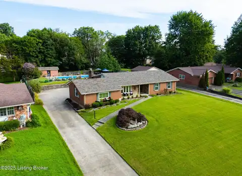 2301 Windsor Forest Dr, Louisville, KY 40272