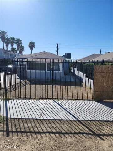 321 S 10th Street, Las Vegas, NV 89101