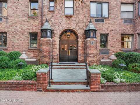 4 Lafayette Court, Greenwich, CT 06830