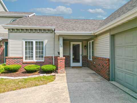 612 W 94th Court, Crown Point, IN 46307