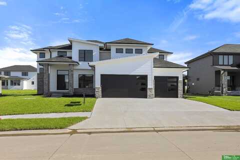 21120 Arlington Street, Elkhorn, NE 68022