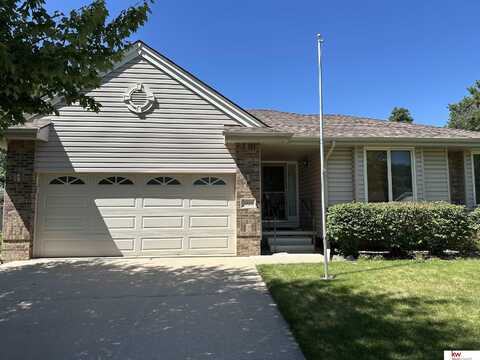 2118 Dana Lane, Papillion, NE 68133