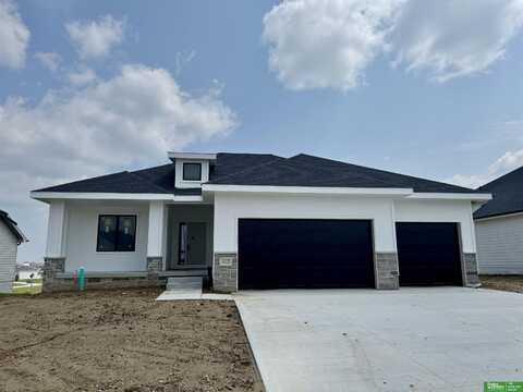 12375 Windsor Drive, Papillion, NE 68046