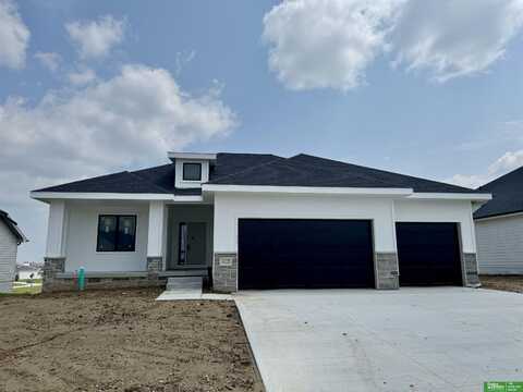 12375 Windsor Drive, Papillion, NE 68046
