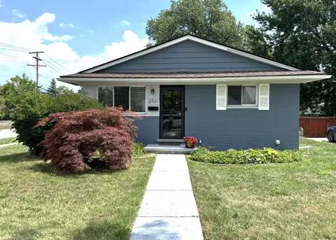 253 S Webik Avenue, Clawson, MI 48017