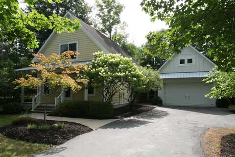 101 West Shore Woods Drive, Douglas, MI 49406