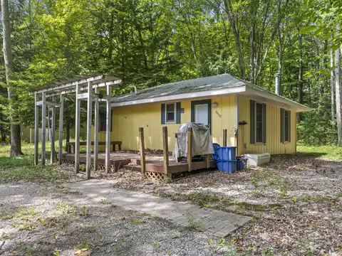 3530 Warren Road Road, Beulah, MI 49617