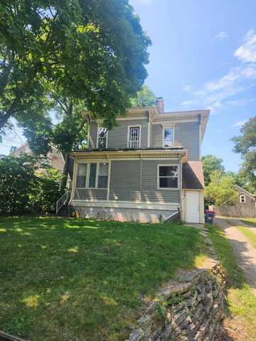 719 Fairview Avenue NE, Grand Rapids, MI 49503