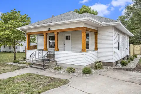 105 Fayette, Augusta, MI 49012