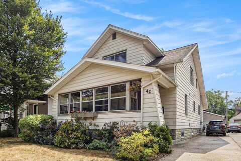 42 E 21st Street, Holland, MI 49423