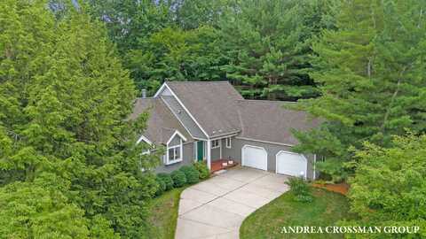 17220 Quail Creek Drive, Spring Lake, MI 49456