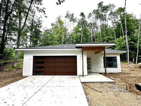 11300 Apache Wells Court, Stanwood, MI 49346