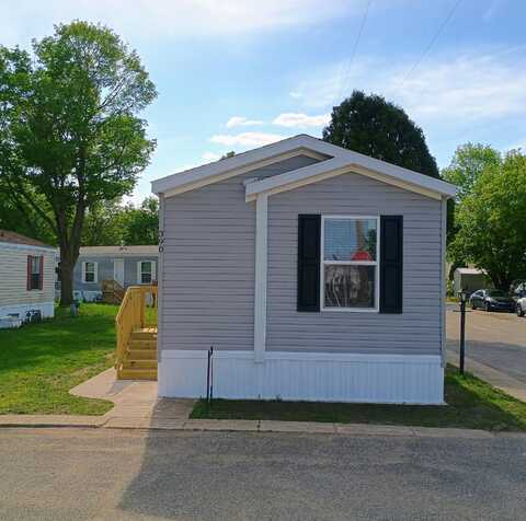 390 12th Street, Plainwell, MI 49080