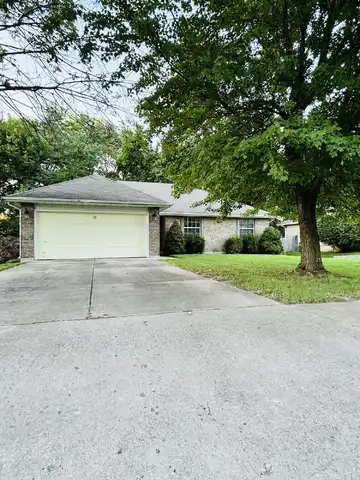 3233 W Primrose Street, Springfield, MO 65807