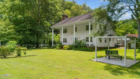 1139 Glades Road, Gatlinburg, TN 37738