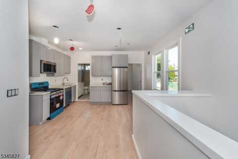 30 Bowdoin St, Clifton, NJ 07013