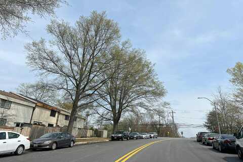 Cipriano Woods, LANHAM, MD 20706