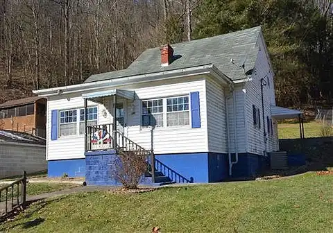 Pyles, MANNINGTON, WV 26582