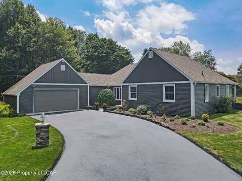 60 Outlet Road, Dallas, PA 18612