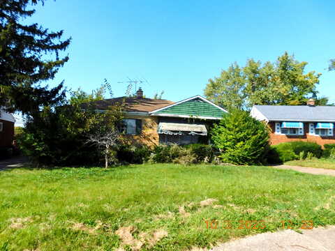 Milan Crescent Dr, Cleveland, OH 44128