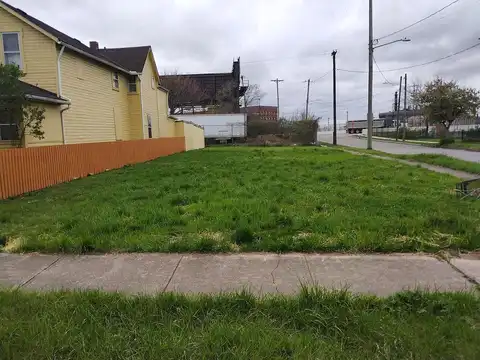 Lester St, Cleveland, OH 44127