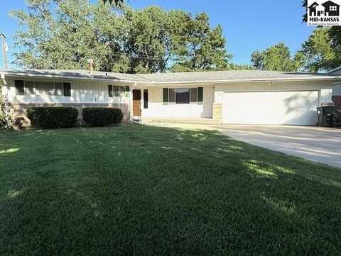 3102 PRINCETON DR, Hutchinson, KS 67502
