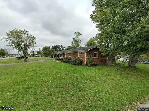Broad, COOKEVILLE, TN 38501